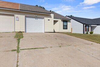 1600 W Madison St in Broken Arrow, OK - Foto de edificio - Building Photo