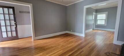 913 Alter Rd in Detroit, MI - Building Photo - Building Photo