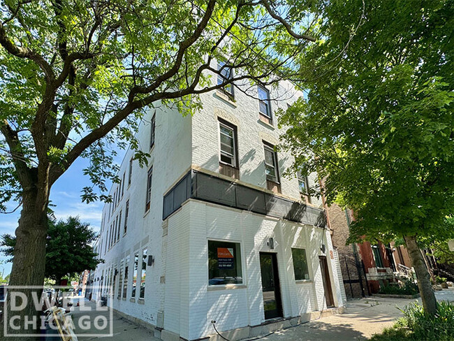 1236 W Hubbard St, Unit 2N