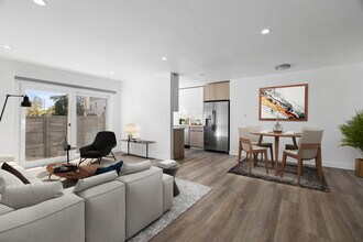 8777 Cadillac Ave, Unit 1 in Los Angeles, CA - Foto de edificio - Building Photo