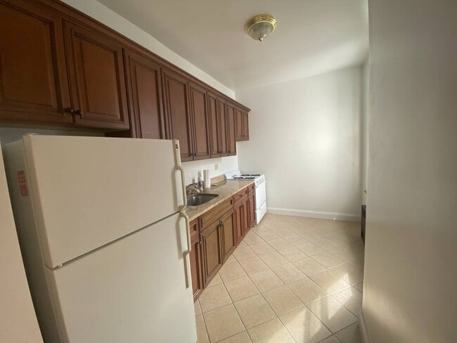 8302 6th Ave in Brooklyn, NY - Building Photo - Building Photo