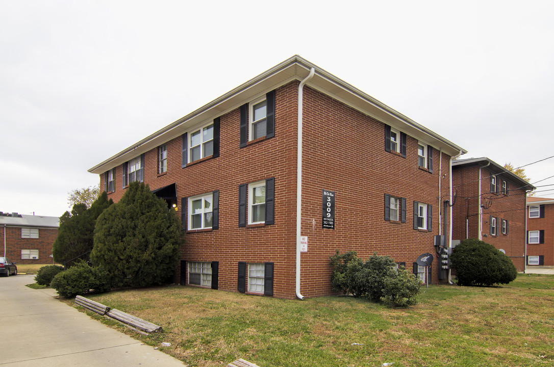 3009 Mid Dale Ln in Louisville, KY - Building Photo