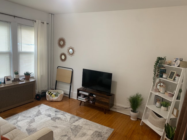 51 Russell Rd in Albany, NY - Building Photo - Building Photo