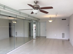 201 180th Dr in Sunny Isles Beach, FL - Building Photo - Building Photo