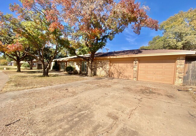 5414 17th Pl in Lubbock, TX - Building Photo - Building Photo