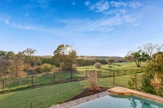 211 Jack Nicklaus Dr in Lakeway, TX - Building Photo - Building Photo