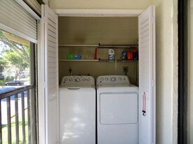 9900 Pineapple Tree Dr in Boynton Beach, FL - Building Photo