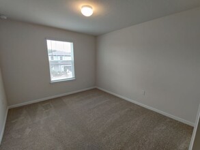 9365 Rally Spring Lp in Wesley Chapel, FL - Building Photo - Building Photo