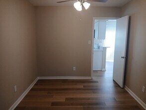 412 Chinaberry Cir in Virginia Beach, VA - Foto de edificio - Building Photo