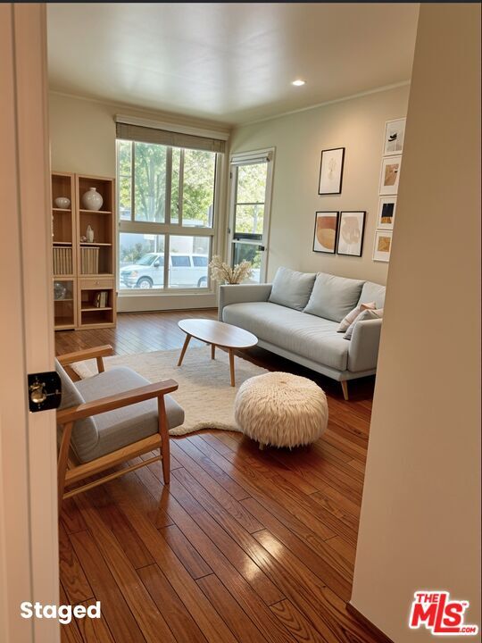 property at 911 Kings Rd