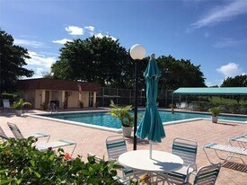6300 NW 2nd Ave in Boca Raton, FL - Building Photo