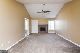 1545 Royale Castle Dr in Lawrenceville, GA - Foto de edificio - Building Photo