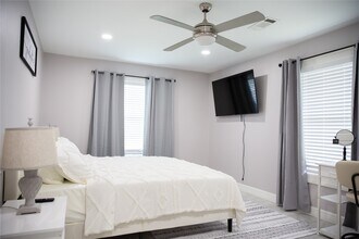 12218 Hillcroft St in Houston, TX - Building Photo - Building Photo