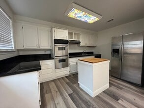 930 Helios Ave in Metairie, LA - Building Photo - Building Photo