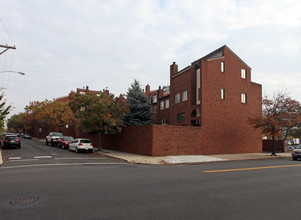 One Queen Street in Philadelphia, PA - Building Photo - Building Photo