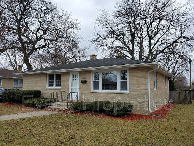 3216 24th Ave in Kenosha, WI - Building Photo