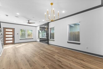 7949 Attwater St, Unit A in Houston, TX - Foto de edificio - Building Photo