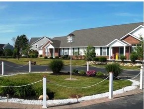 Glen at Taylor Square in Reynoldsburg, OH - Building Photo - Building Photo