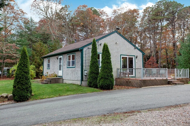 46 Brush Hill Cir in Falmouth, MA - Building Photo - Building Photo