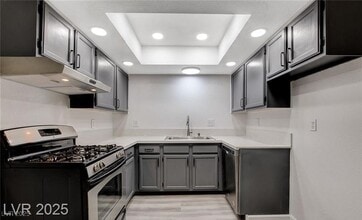 5191 Caliente St in Las Vegas, NV - Building Photo - Building Photo
