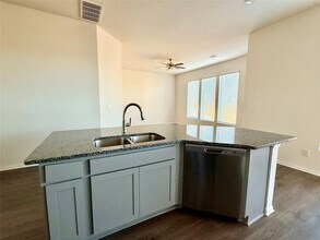 408 Magnolia Ln in Lake Jackson, TX - Building Photo - Building Photo