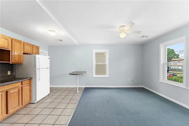 163 Robinson Ave in Pawtucket, RI - Foto de edificio - Building Photo