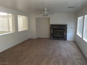 5558 Cresent Valley St in Las Vegas, NV - Building Photo - Building Photo