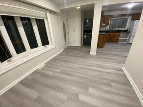 35 Amberley Dr in Toronto, ON - Building Photo - Building Photo