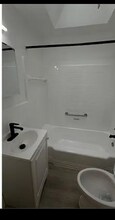 2429 S Frazier St in Philadelphia, PA - Building Photo - Building Photo