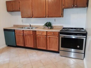 5932 Belmont Ave in Cincinnati, OH - Building Photo - Building Photo