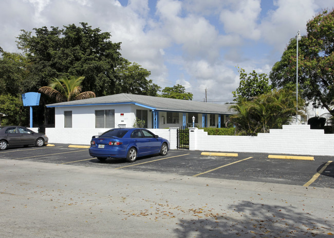 1005-1015 NE 127th St in Miami, FL - Foto de edificio - Building Photo