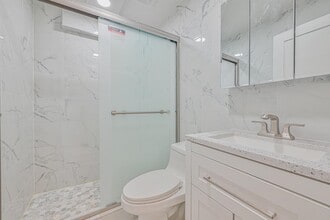 86-53 Avon St in Queens, NY - Building Photo - Building Photo