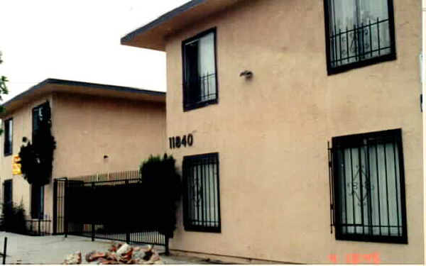 11840 Hart St in North Hollywood, CA - Building Photo - Building Photo