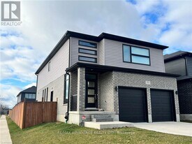 901 Lennon Wy in London, ON - Building Photo