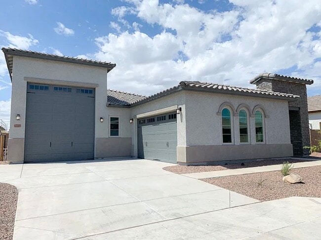 17243 W Echo Ln in Waddell, AZ - Building Photo - Building Photo