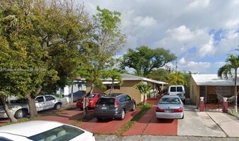 317 SE 2nd St in Hallandale Beach, FL - Building Photo