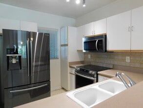 95-895-895 Wikao St in Mililani, HI - Building Photo - Building Photo