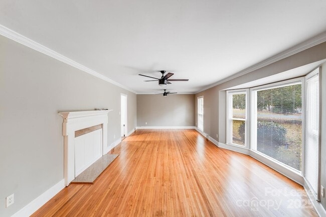 5600 Riviere Dr in Charlotte, NC - Building Photo - Building Photo