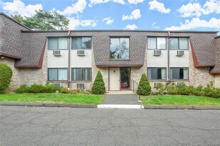 255 Strawberry Hill Ave in Stamford, CT - Building Photo