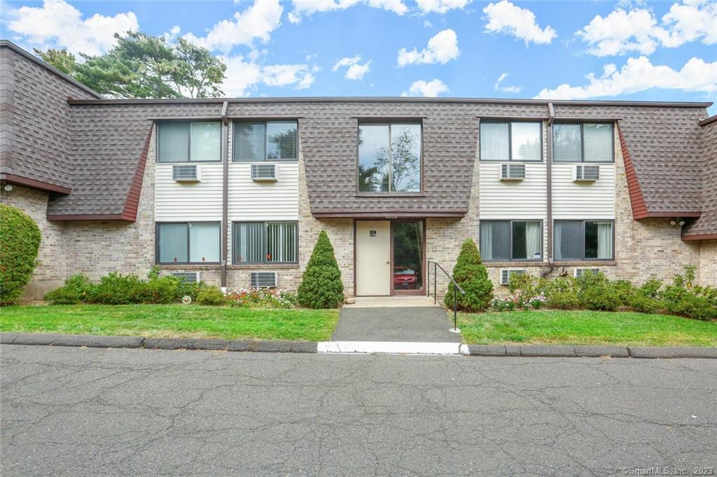 255 Strawberry Hill Ave in Stamford, CT - Building Photo
