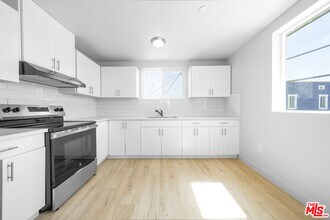 238 W 84th Pl in Los Angeles, CA - Building Photo - Building Photo