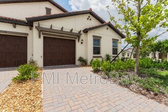 17558 Holly Wl Ave in Wimauma, FL - Building Photo - Building Photo