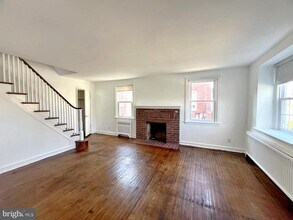 908 Rhawn St in Philadelphia, PA - Building Photo - Building Photo