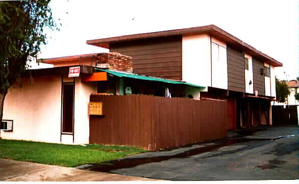 2157 W Brownwood Ave in Anaheim, CA - Building Photo - Building Photo