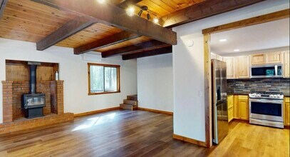 13045 Jupiter Dr in Grass Valley, CA - Building Photo - Building Photo