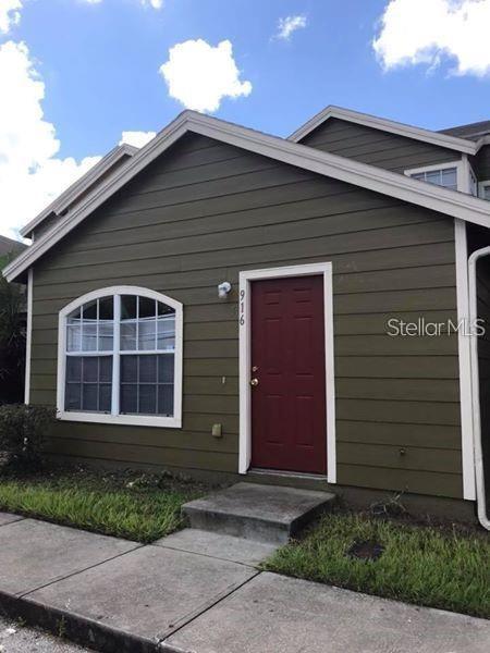 property at 916 Washington Palm Loop