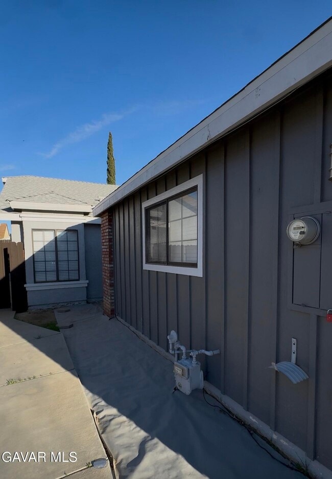 37626 12th St E in Palmdale, CA - Building Photo - Building Photo