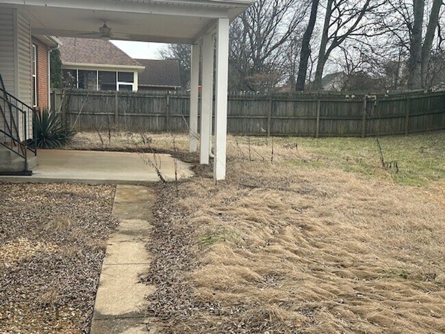 4236 N Woodstock Dr in Clarksville, TN - Building Photo - Building Photo