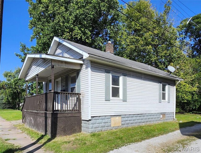 2412 Bromley Ave in Granite City, IL - Building Photo - Building Photo