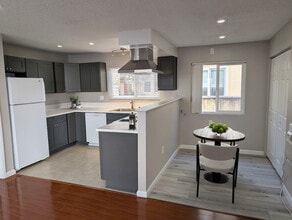 470 S Los Robles Ave, Unit 11 in Pasadena, CA - Foto de edificio - Building Photo